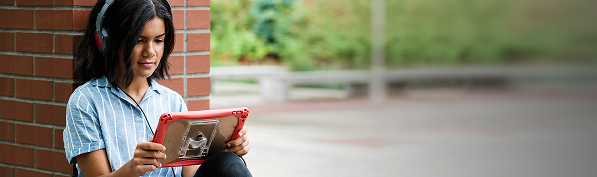 100% Lifetime Guarantee on Cases