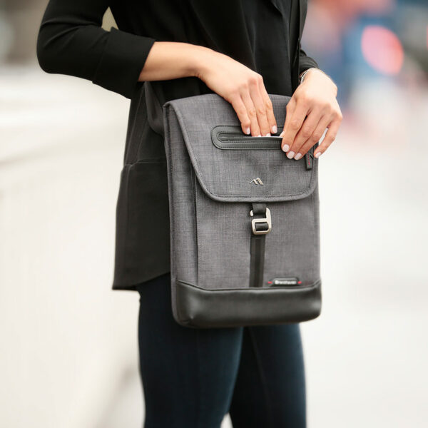 leather vertical messenger bolsa