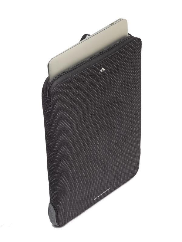 Rugged 2 headphones 7 Tred carry slim sleeve - image 3